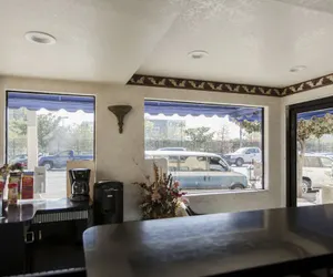 Photo 3 - Beverly Inn