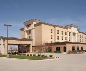 Photo 2 - Hampton Inn Macomb