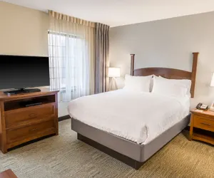 Photo 5 - Staybridge Suites Kansas City - Independence, an IHG Hotel