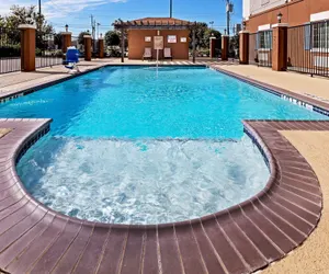 Photo 2 - Candlewood Suites Baytown by IHG