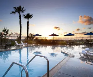 Photo 2 - Ayres Hotel & Spa Mission Viejo – Lake Forest