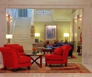 Photo 4 - River Hotel