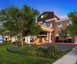 Photo 2 - Holiday Inn Express & Suites Sacramento NE Cal Expo by IHG