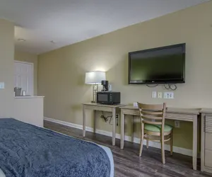 Photo 5 - The Islander Inn