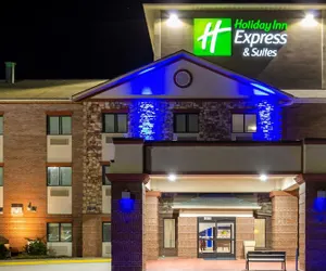 Photo 2 - Holiday Inn Express & Suites Olathe South, an IHG Hotel