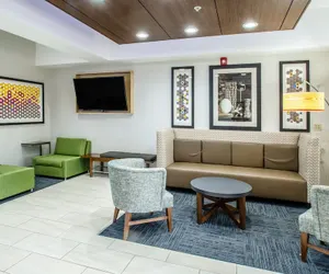 Photo 3 - Holiday Inn Express & Suites Olathe South, an IHG Hotel