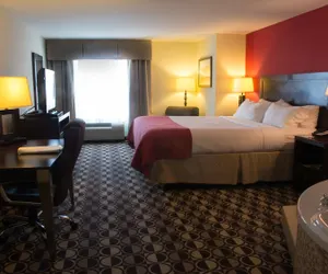 Photo 5 - Holiday Inn St. Louis Fairview Heights, an IHG Hotel