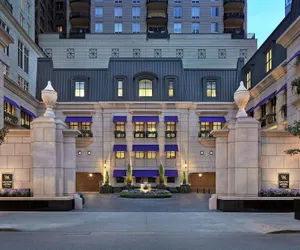 Photo 2 - Waldorf Astoria Chicago