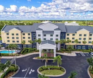 Photo 2 - Fairfield Inn & Suites by Marriott Naples