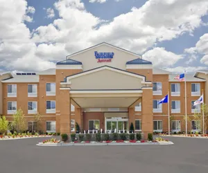 Photo 2 - Fairfield Inn & Suites by Marriott Milwaukee Airport