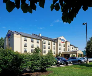 Photo 2 - Fairfield Inn & Suites by Marriott Cumberland