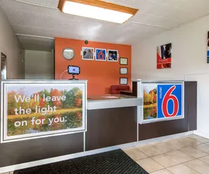 Photo 4 - Motel 6 New Stanton, PA