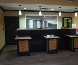 Photo 5 - Hampton Inn & Suites Palestine