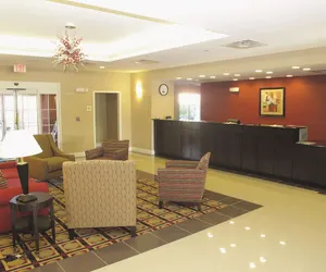 Photo 3 - La Quinta Inn & Suites by Wyndham Macon West