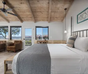Photo 5 - Sky Ranch Lodge