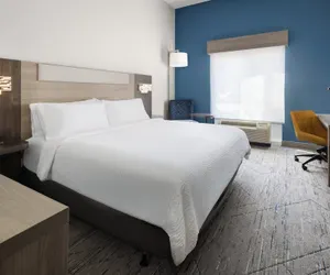 Photo 5 - Holiday Inn Express & Suites Newberry by IHG