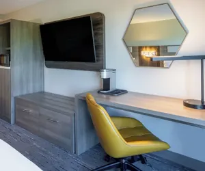 Photo 5 - Holiday Inn Express & Suites Newberry by IHG