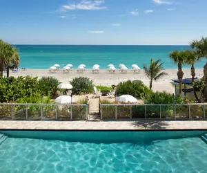 Photo 2 - Solé Miami, A Noble House Resort
