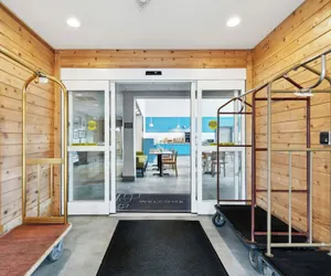 Photo 3 - Country Inn & Suites by Radisson, Covington, LA