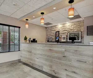 Photo 4 - Country Inn & Suites by Radisson, Covington, LA