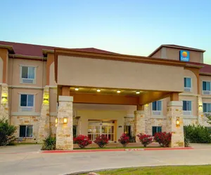 Photo 2 - Comfort Inn And Suites Alvarado