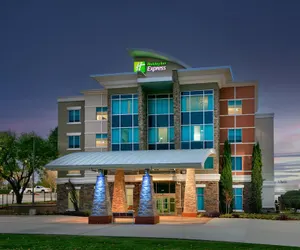 Photo 2 - Holiday Inn Express & Suites North Dallas at Preston, an IHG Hotel