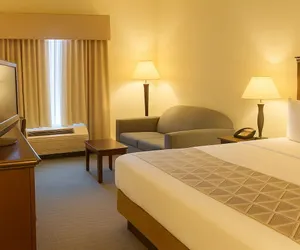 Photo 5 - Ambassador Inn and Suites Tuscaloosa