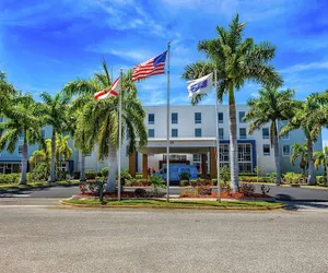 Photo 2 - Hampton Inn & Suites Sarasota/Bradenton-Airport, FL