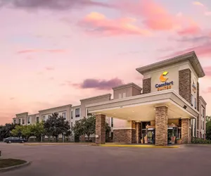 Photo 2 - Comfort Suites East Lincoln - Mall Area