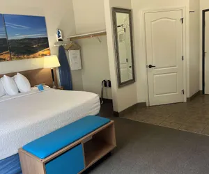 Photo 4 - Days Inn & Suites by Wyndham Columbus NE