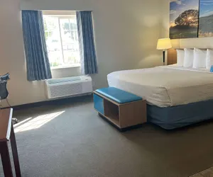 Photo 5 - Days Inn & Suites by Wyndham Columbus NE