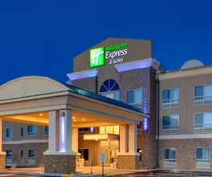 Photo 2 - Holiday Inn Express Hotel & Suites Grants - Milan, an IHG Hotel