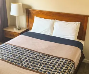 Photo 4 - Hampton Motor Inn