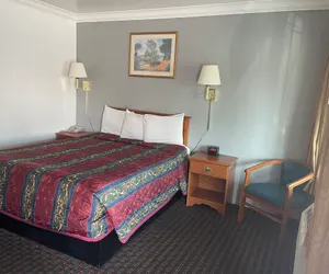 Photo 3 - Lark Motel