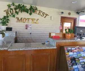 Photo 4 - Royal Crest Motel