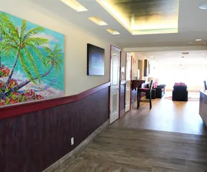 Photo 3 - Glunz Ocean Beach Hotel & Resort
