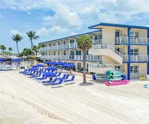 Photo 2 - Glunz Ocean Beach Hotel & Resort