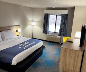 Photo 4 - Days Inn by Wyndham Lincoln, IL