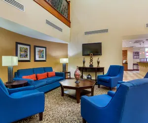 Photo 5 - Comfort Suites Charleston West Ashley