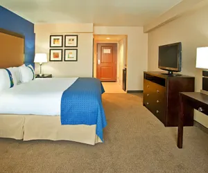 Photo 4 - Holiday Inn Hotel & Suites PHOENIX AIRPORT, an IHG Hotel