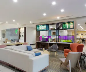 Photo 5 - Holiday Inn Hotel & Suites PHOENIX AIRPORT by IHG