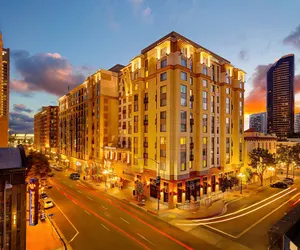 Photo 2 - Residence Inn by Marriott San Diego Downtown/Gaslamp Quarter