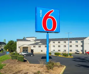 Photo 2 - Motel 6 Newport, OR