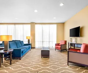 Photo 5 - Comfort Suites Orlando Airport