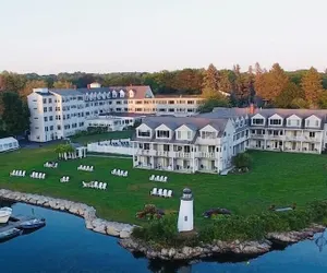 Photo 2 - Nonantum Resort