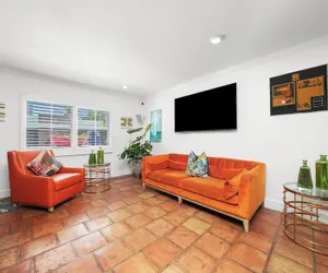 Photo 4 - Hollywood Beach Suites