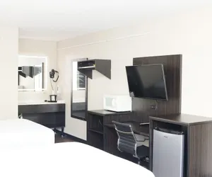 Photo 2 - Paragon Inn Hillsboro
