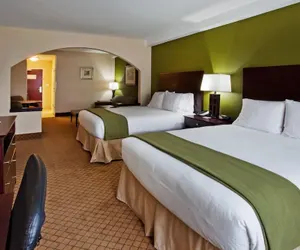 Photo 3 - Holiday Inn Express Hotel & Suites Columbus-Fort Benning by IHG