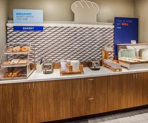Photo 2 - Holiday Inn Express Hotel & Suites Mount Airy by IHG