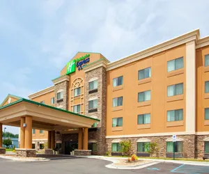 Photo 2 - Holiday Inn Express Hotel & Suites Mount Airy by IHG